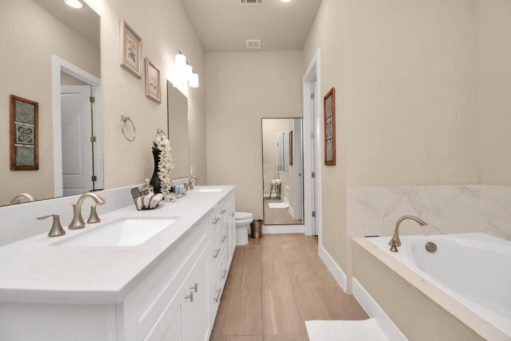 Beautiful Luxurious Houston Galleria Home Buitenkant foto