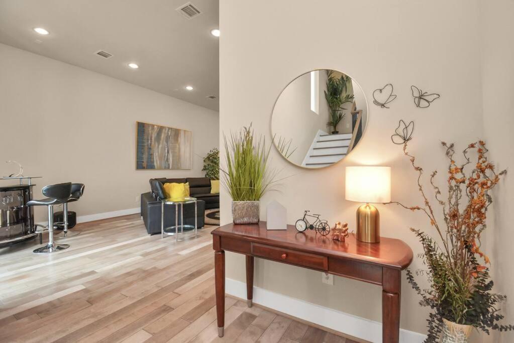 Beautiful Luxurious Houston Galleria Home Buitenkant foto